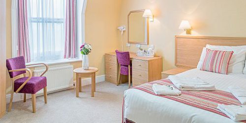 Queens-Eastbourne-Bedroom